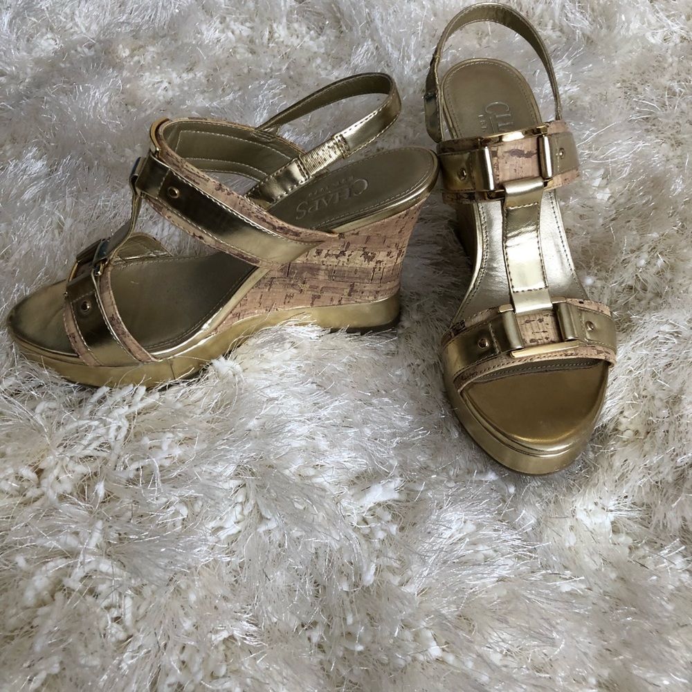 Chaps wedge shoe size 7